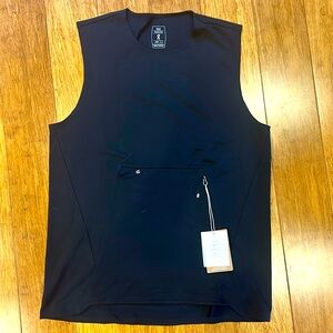 On men’s training tank sz L NWT